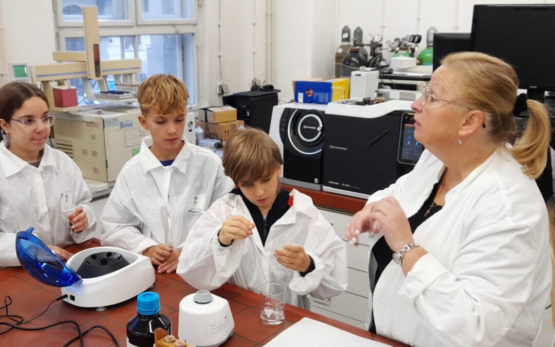 Volontiranje u kemijskom laboratoriju